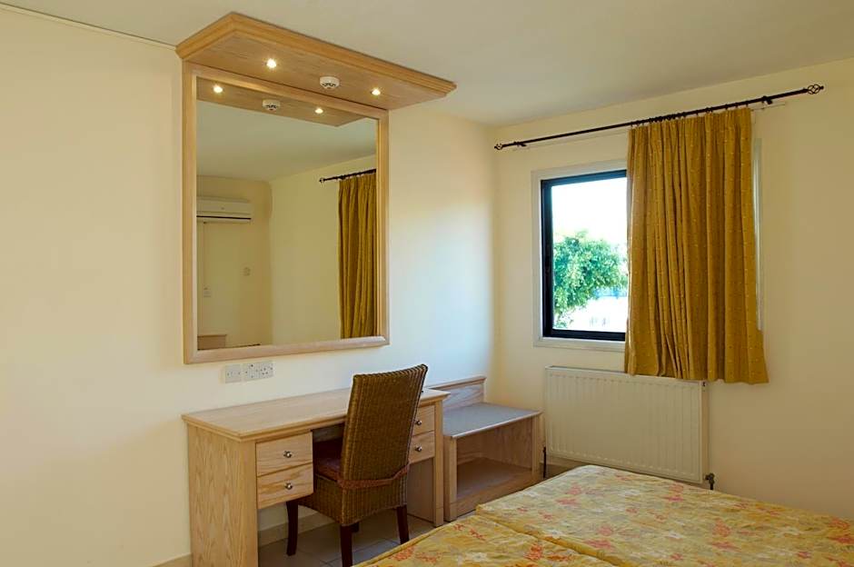 Senator Hotel Apartments