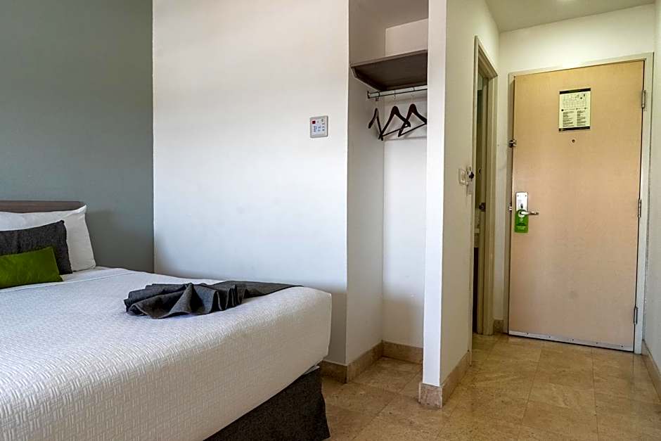 SR Hotel