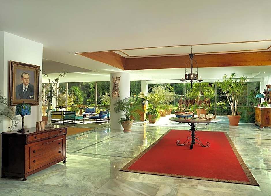 Dionysos Hotel
