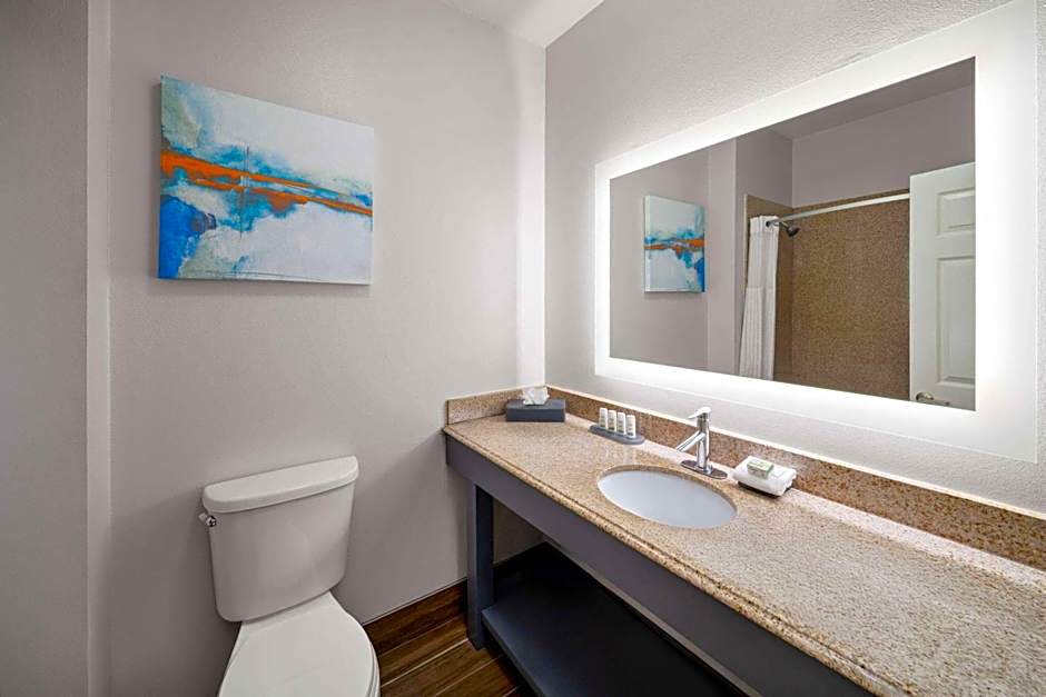 La Quinta Inn & Suites by Wyndham Angleton