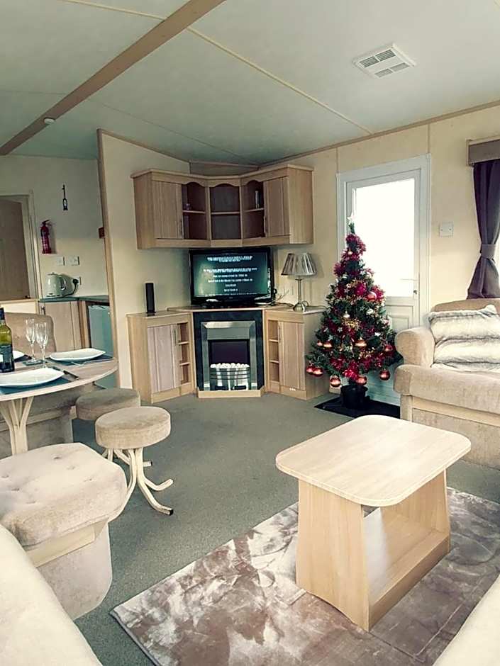 Len's Getaway Tattershall Lakes