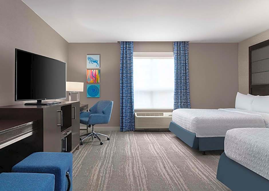 Photo 1 of 9 of 2 Queen Beds, Hearing/Mobility Accessible, Bathtub