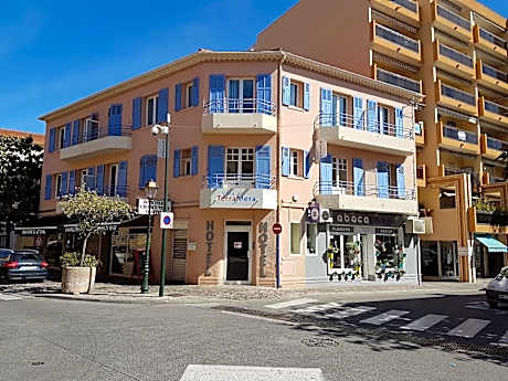 Double-Classique-Salle de bain privée-Vue sur Rue-chambre 5