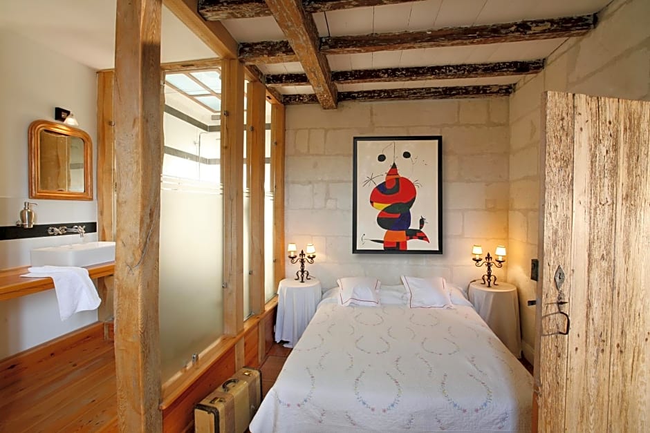 La Porte Rouge - The Red Door Inn