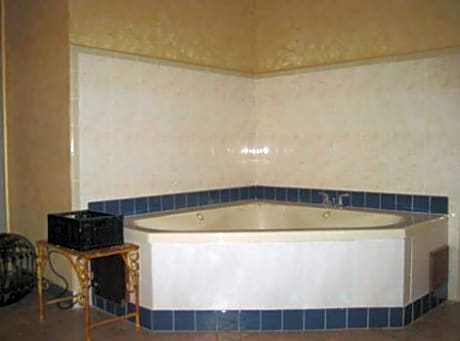 King Suite with Spa Bath