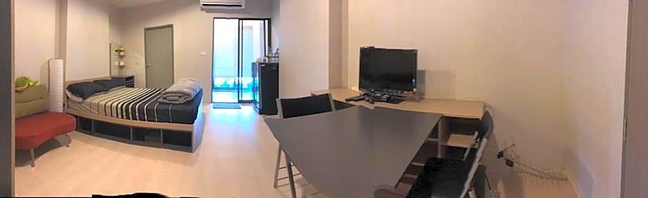 New condominium on Sukhumvit Road "Pu Chao" Bts station