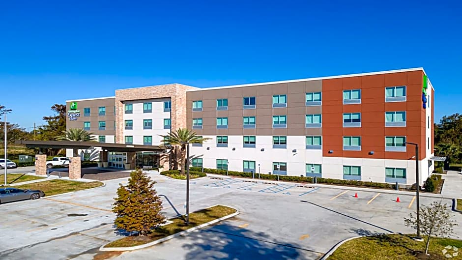 Holiday Inn Express & Suites Chalmette - New Orleans S By IHG