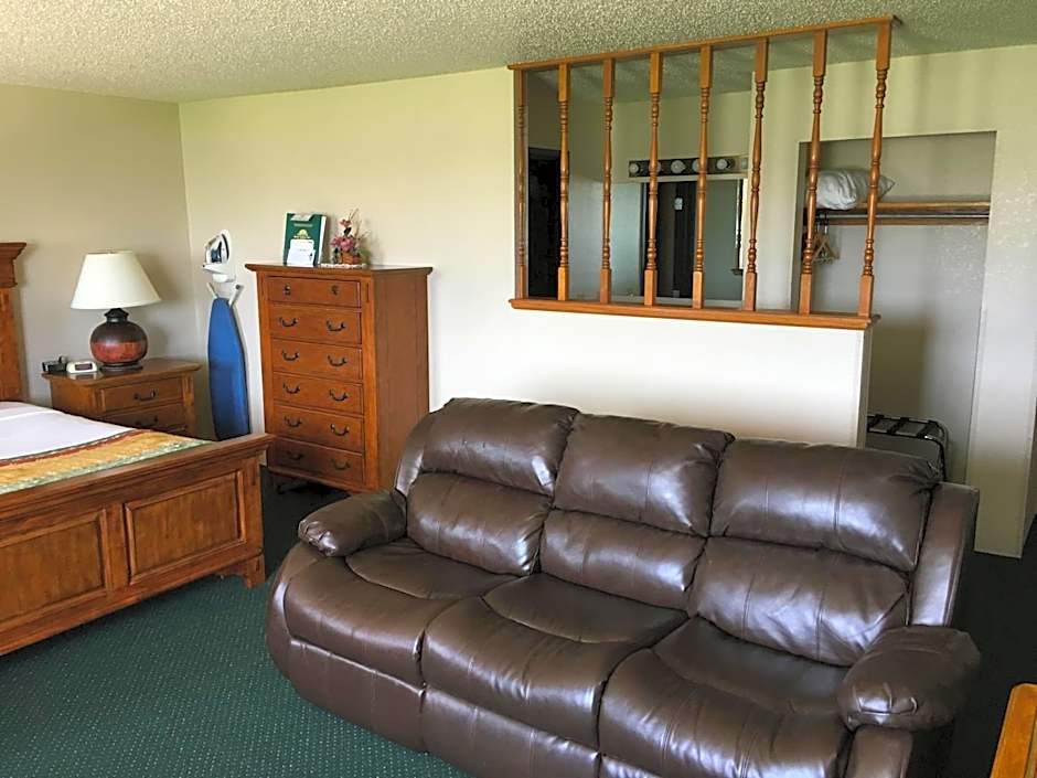 Cassville Four Seasons Inn & Suites