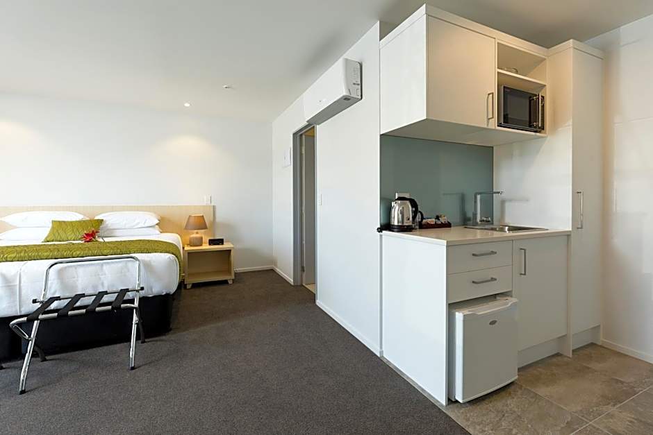 2 on Whiteleigh and 239 on Lincoln Motel