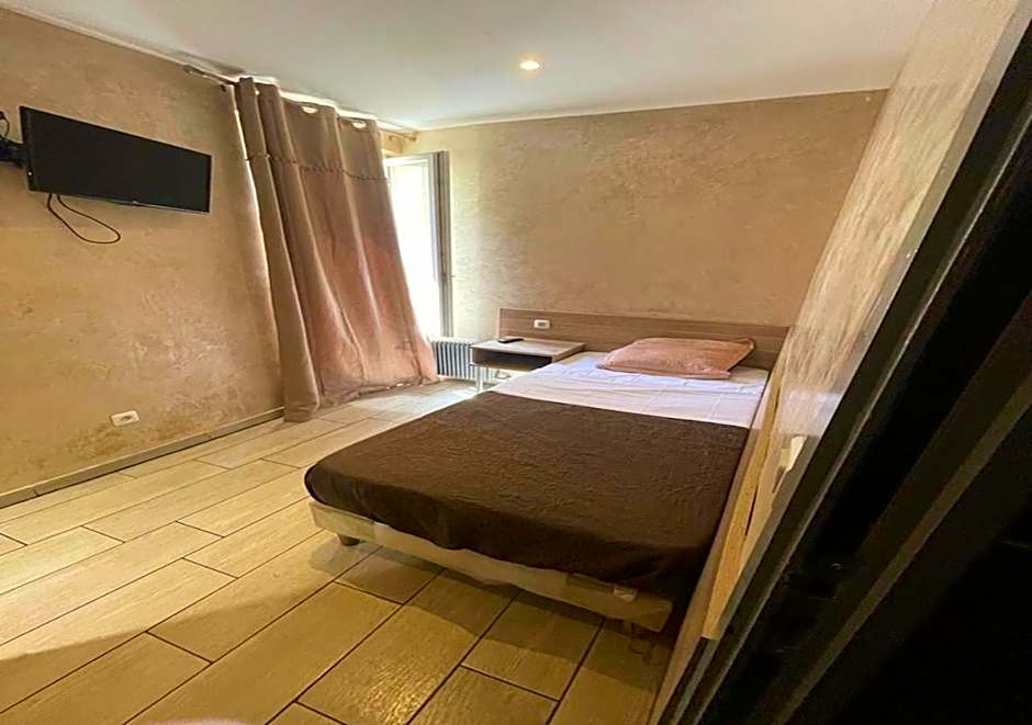 LPL Paris Hotel