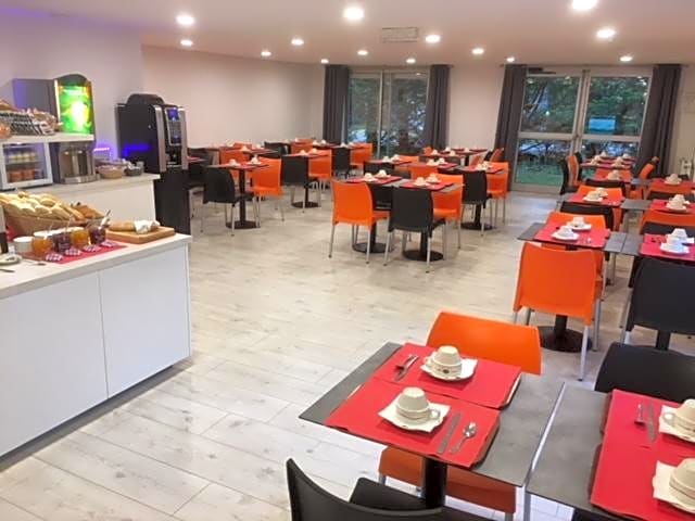 Hotel The Originals Bernay Acropole