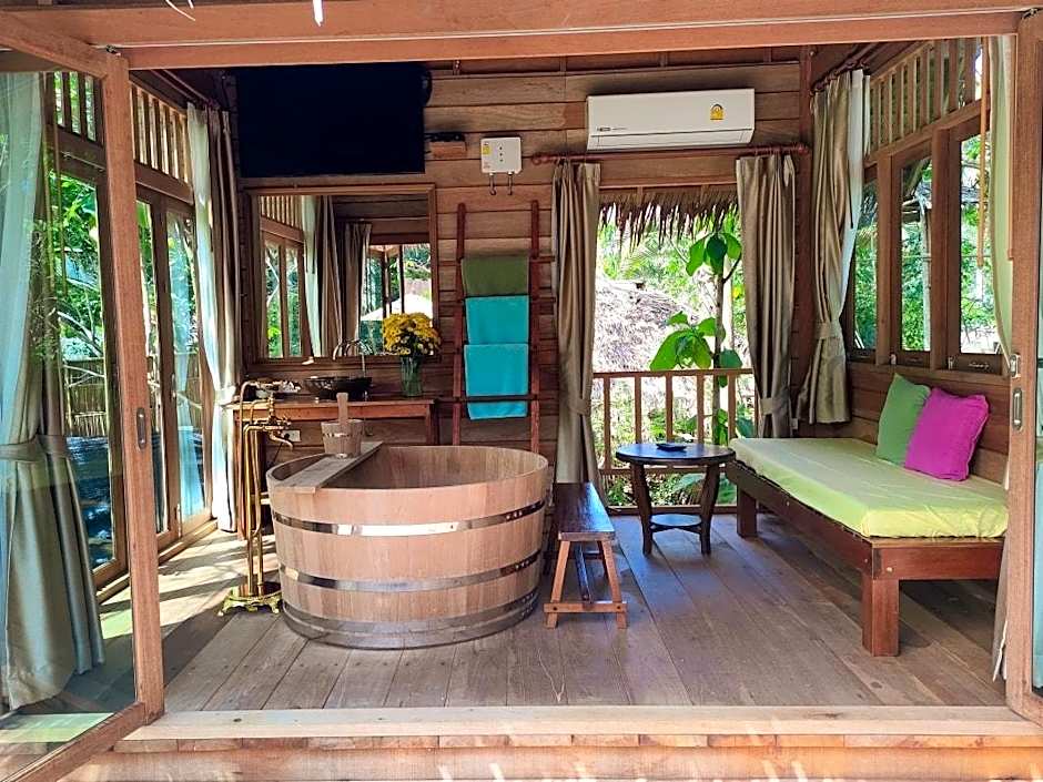 Photo 1 of 3 of Pool Villa, Jetted Tub, Waterfront