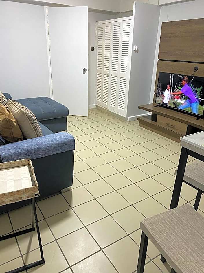 Pineapple Court Hotel