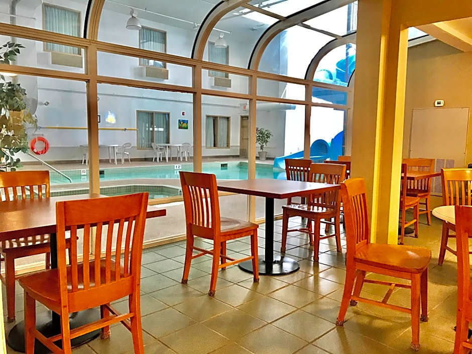 Super 8 by Wyndham Three Hills AB