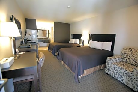 Two Queen Beds with Kitchenette