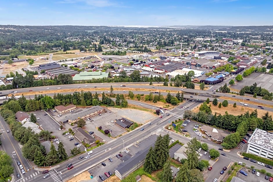 Basecamp Puyallup a Travelodge by Wyndham