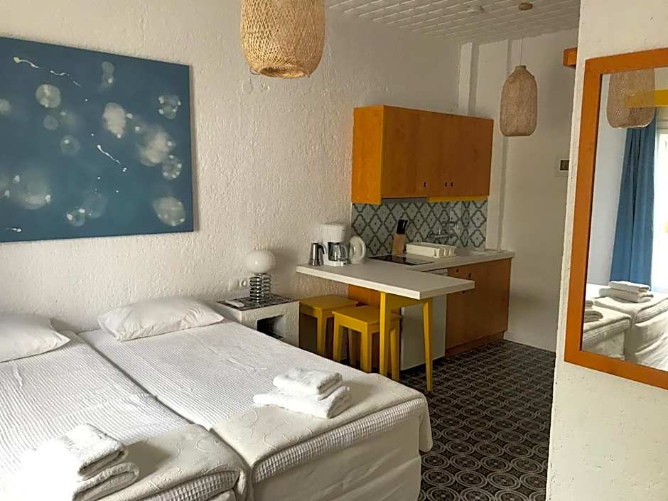 Photo 1 of 4 of Deluxe 2 Beds