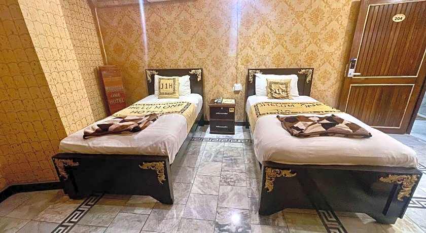 Jhelum One Hotel, Shandar Chowk Jhelum