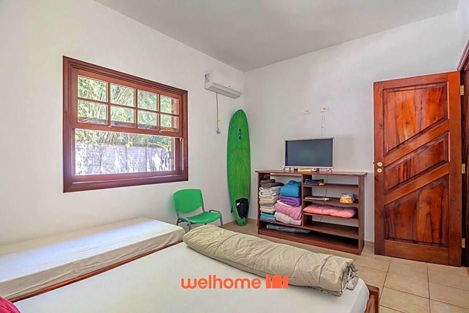 Casa em Ubatuba com área gourmet e acesso a rio