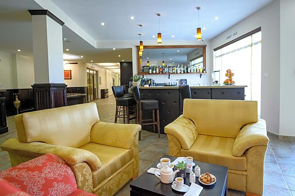 Parklands Hotel & Pool