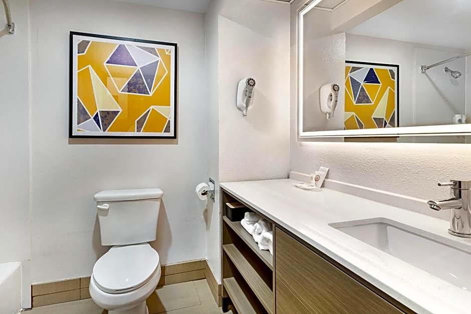 Comfort Inn & Suites Sacramento