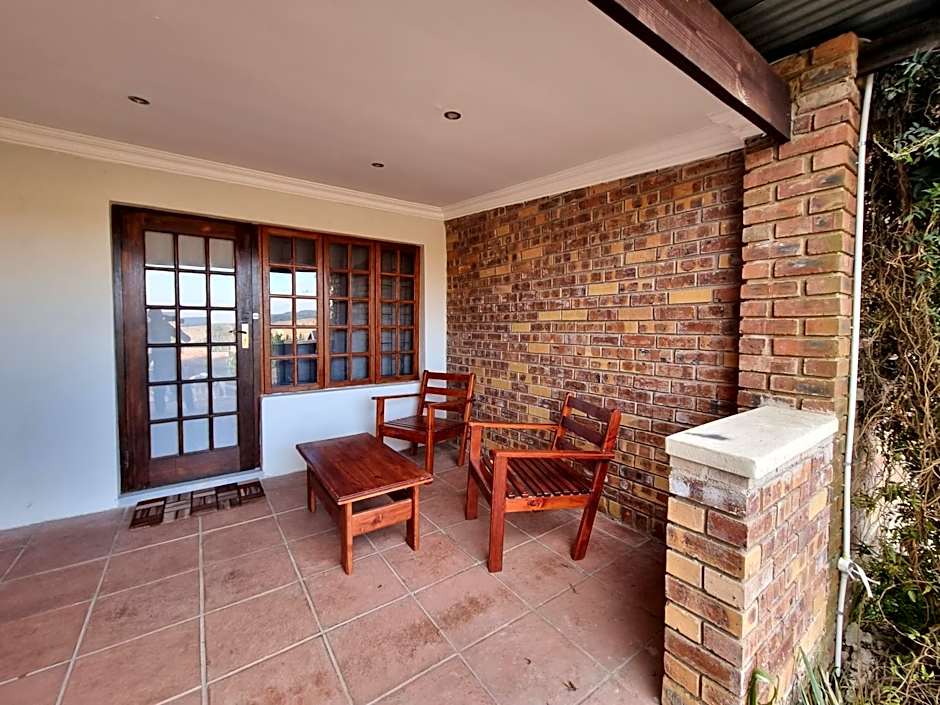 Valley View dullstroom - check in at The Highlander Hotel