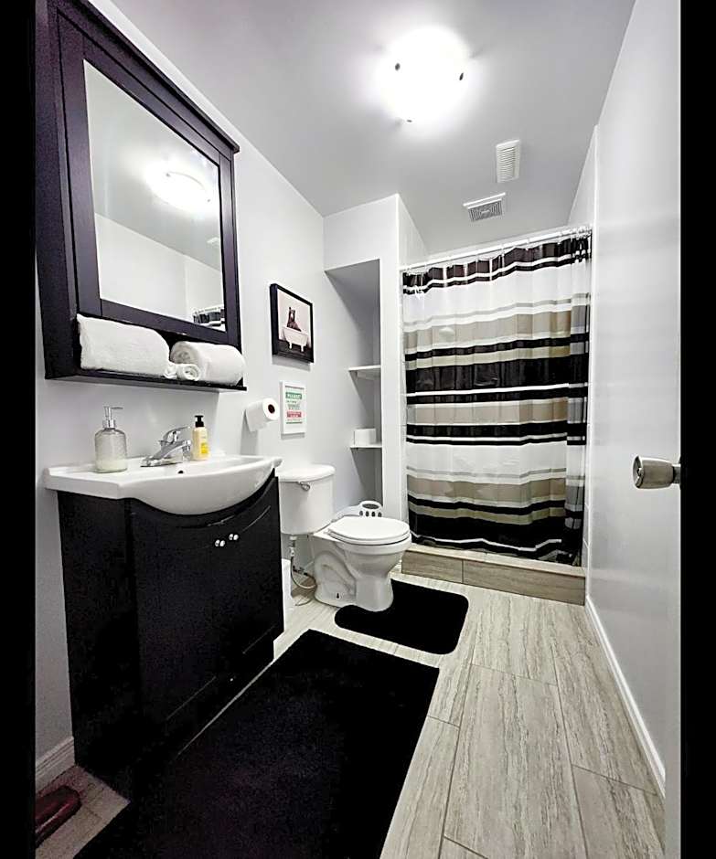 Staycation Studio Apartment, Private kitchen , Washroom, Micro Gym & Free Onsite Parking