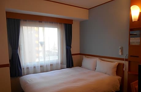Standard Queen Room - Non-Smoking