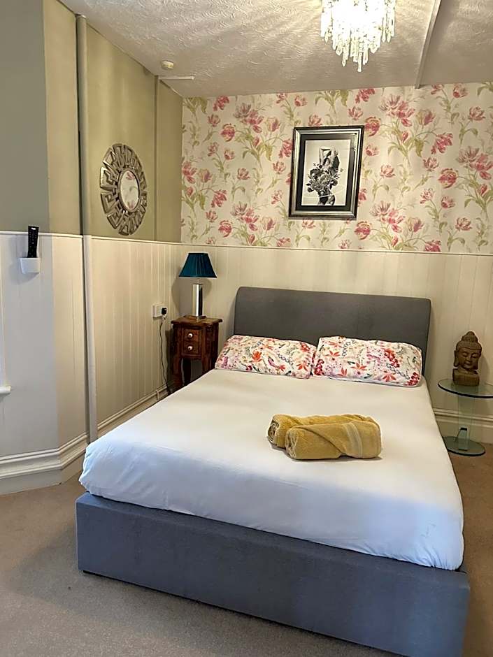 The Boho - 4 min walk to beach & town