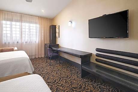 Suite with Two Double Beds and Walk-In Shower - Non-Smoking