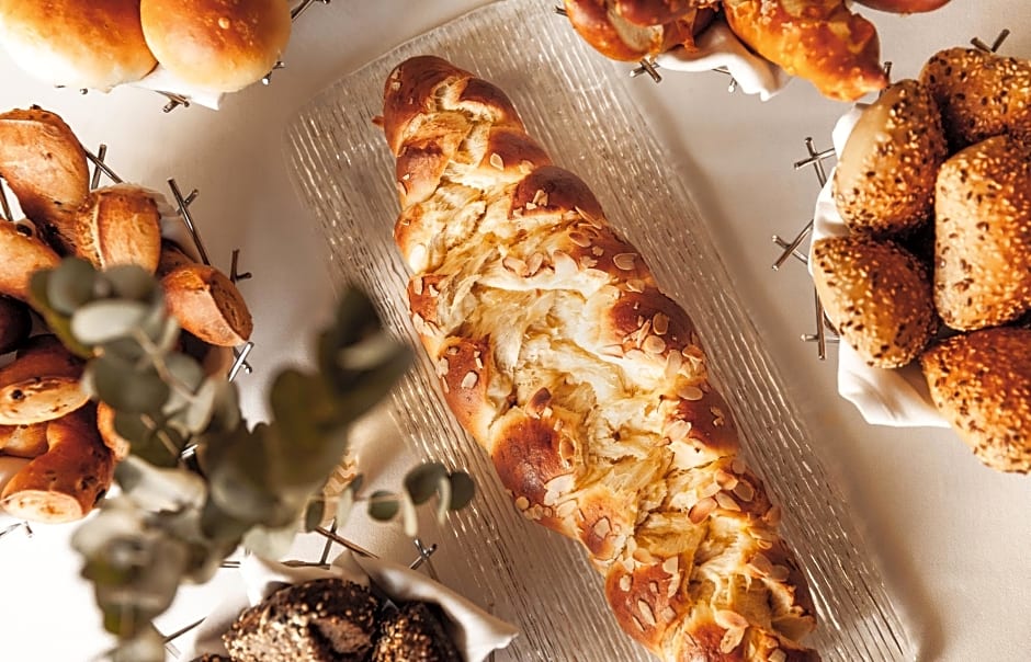 Four Seasons Hotel Riyadh at Kingdom Centre