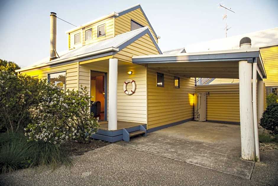 Rayville Boat Houses