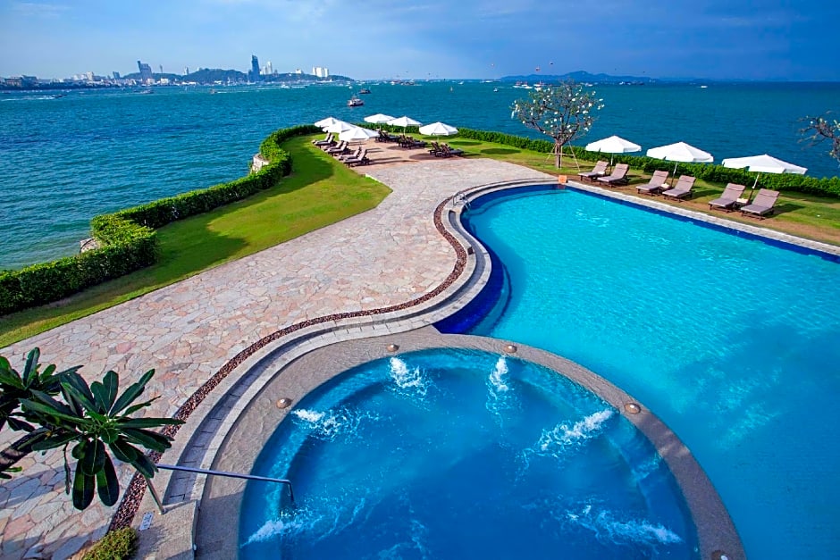 Dusit Thani Pattaya