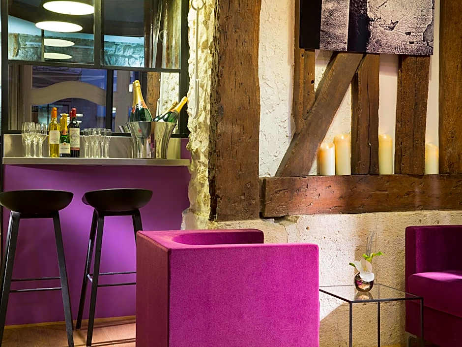 Hotel Jacques De Molay