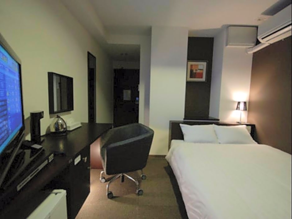 New Station Hotel Premiere
