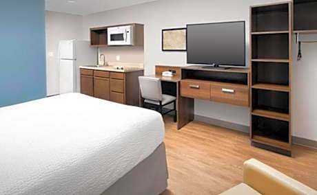 Queen Room with Roll-In Shower - Accessible/Non Smoking