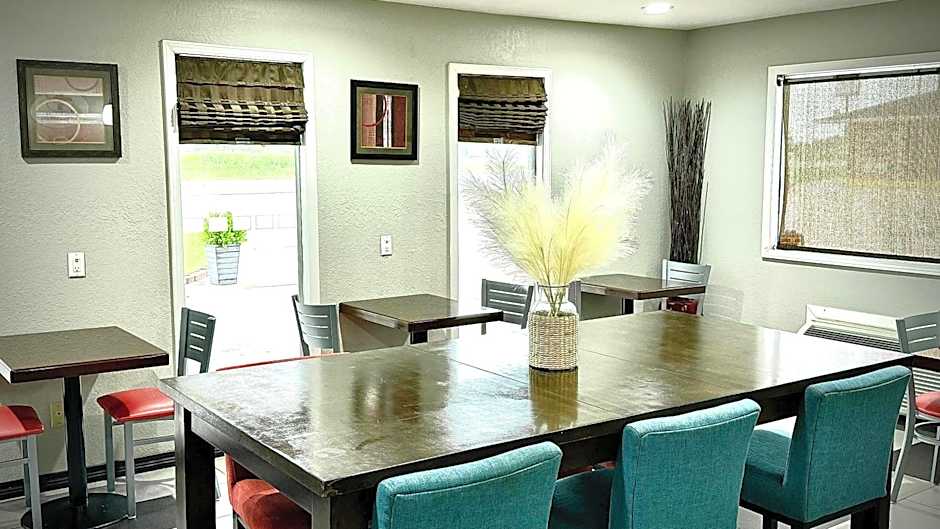 Super 8 by Wyndham Henryetta