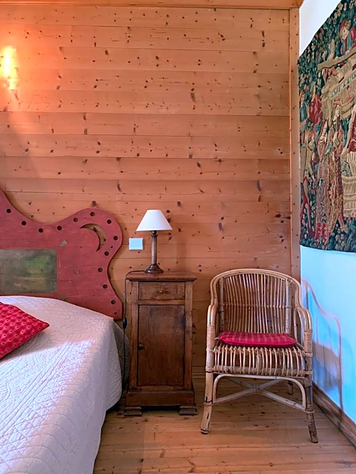 Au Cheval Blanc - appartements et chambres d'hôtes