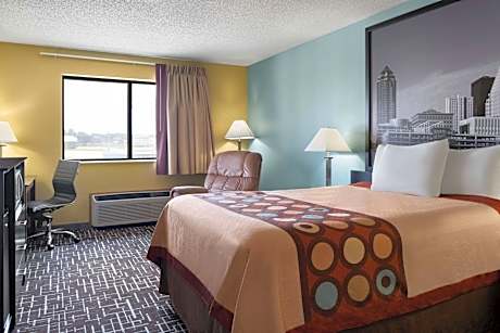 Queen Room - Disability Access/Non-Smoking