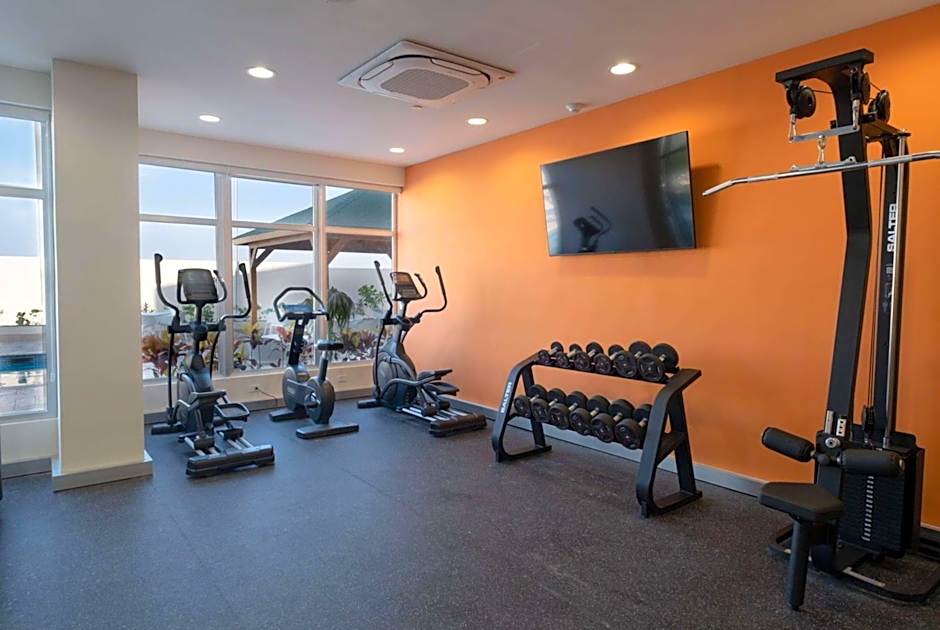 Super 8 by Wyndham Manzanillo