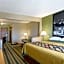Super 8 by Wyndham Lees Summit