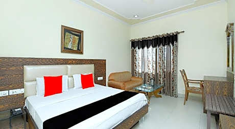 Hotel Punnu International