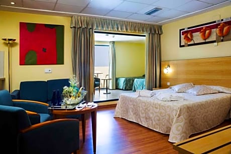 Family Room with Sea View