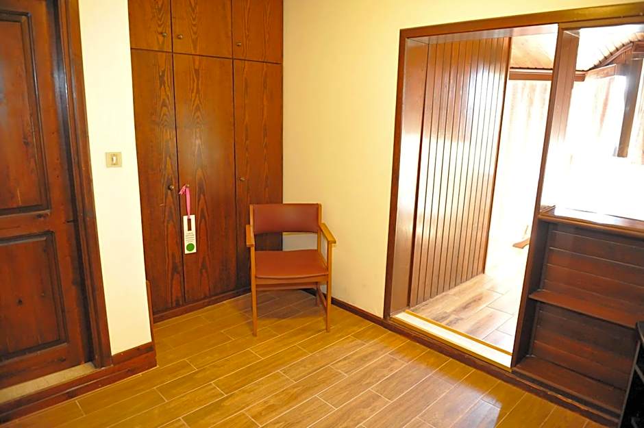 Niki Hotel Apartments