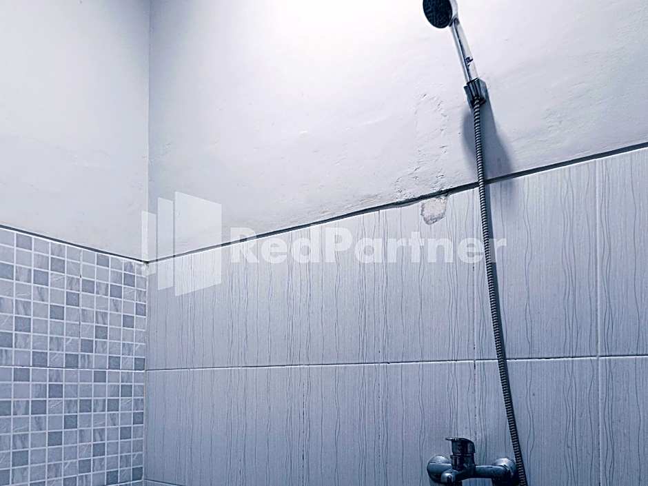 D'Waru Homestay Syariah near Jl Slamet Riyadi Mitra RedDoorz