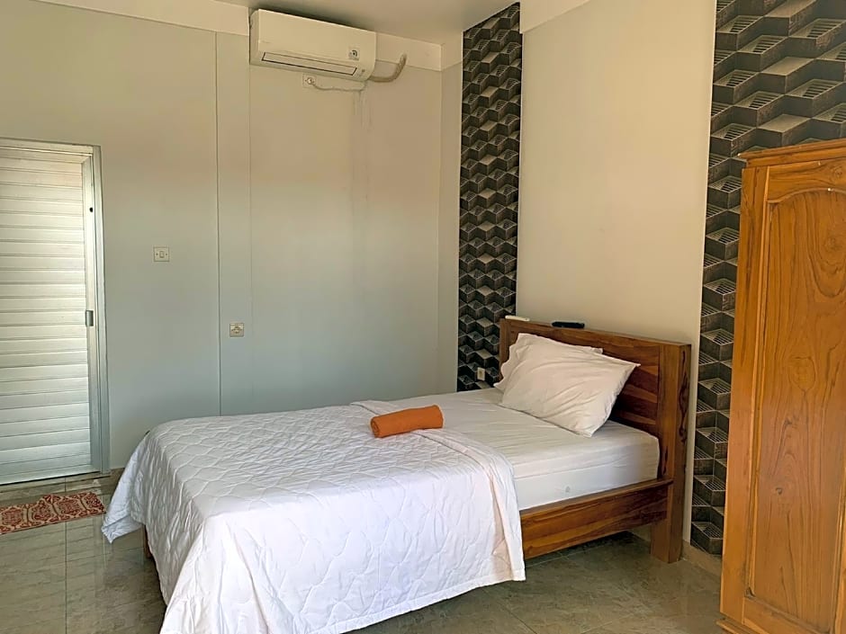 OYO Flagship 90756 Melasti Hills Room & Cafe