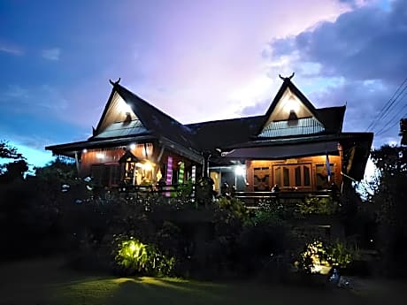 Oui Kaew Homestay
