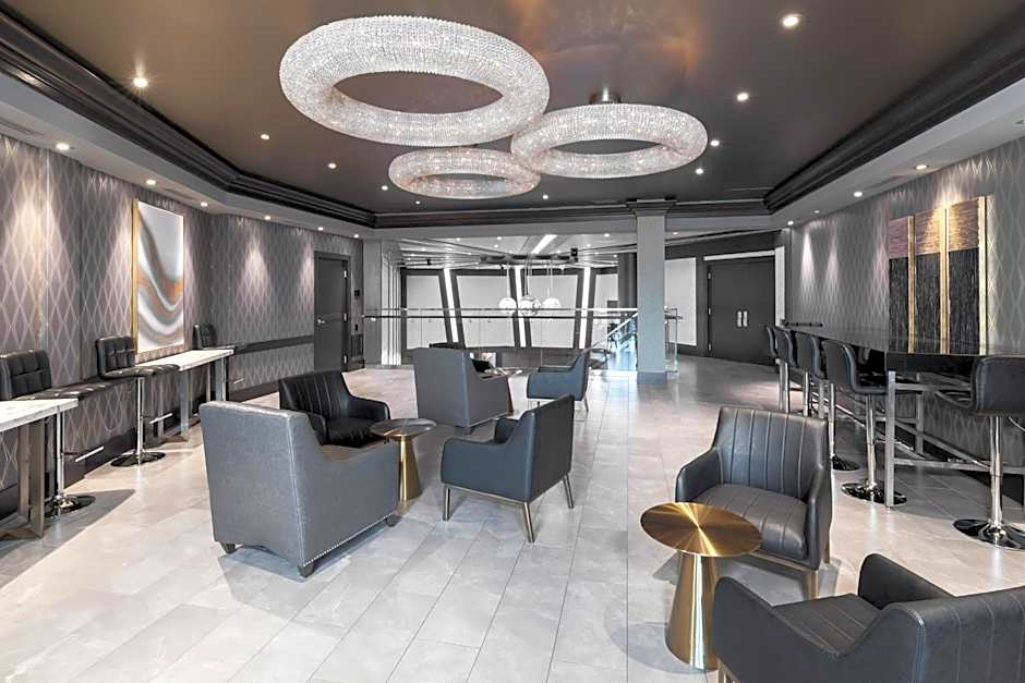 Wyndham Grand Fallsview Hotel