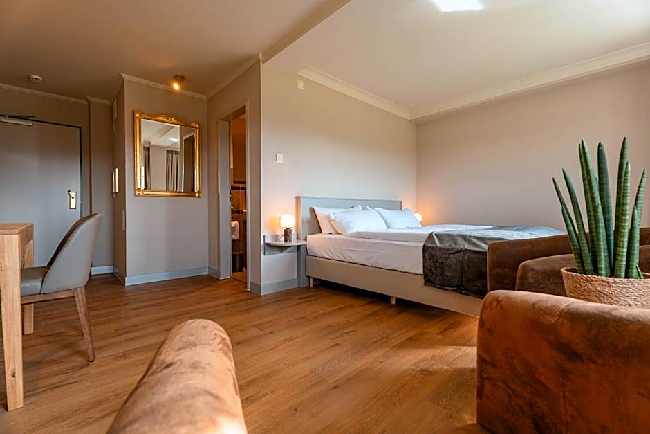 Naturhotel Sachsenbaude Oberwiesenthal - Indoor-Pool & Outdoor-Whirlpool