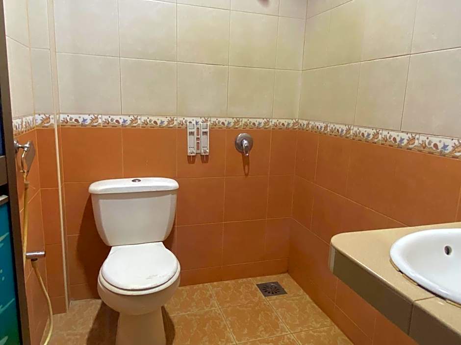 OYO 90896 Gold Hill Hotel